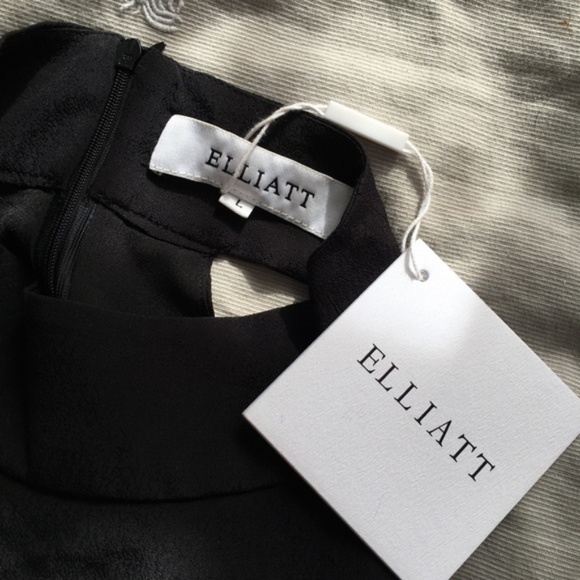 Elliatt Black Midi Dress - Picture 2 of 4